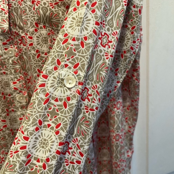 Patterned Style & Co Button Up Blouse - 2 different patterns on front & back - Picture 6 of 10